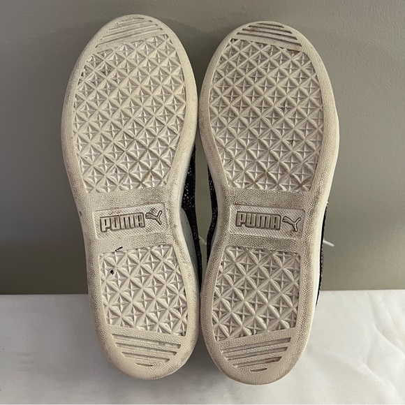 PUMA SNEAKERS, Women’s Sz 6.5, White Leather Sneakers w/ Snake Print Form Strip. - Picture 10 of 11